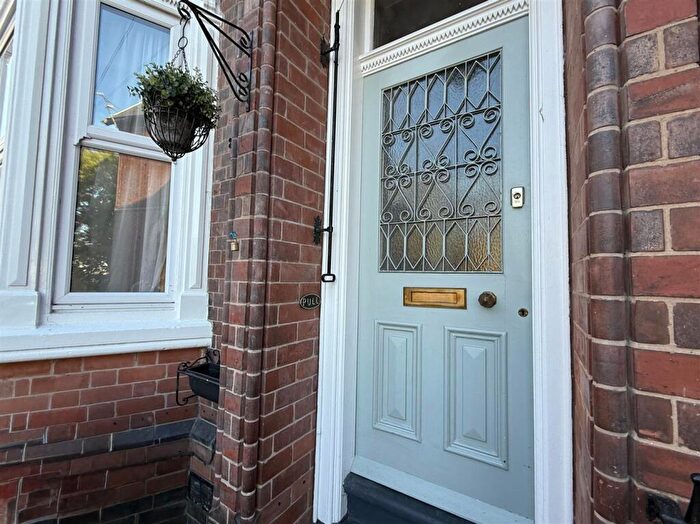 4 Bedroom Terraced House For Sale In Lansdowne Road, Aylestone, LE2