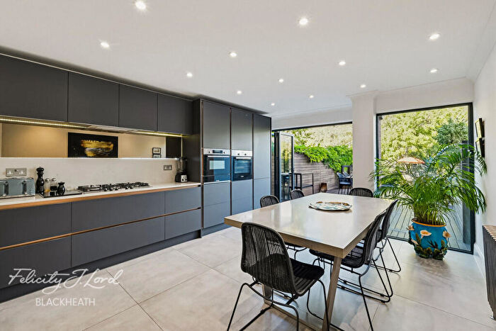 3 Bedroom Town House For Sale In Shooters Hill, Shooters Hill, SE18