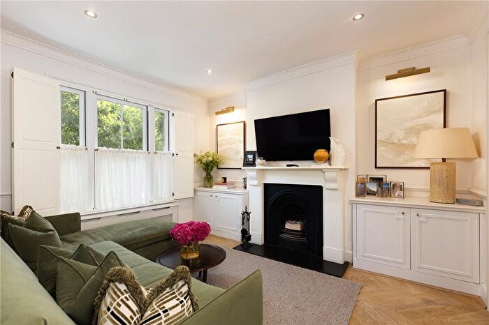 3 Bedroom Maisonette For Sale In Medfield Street, London, SW15