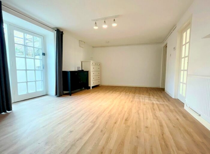 1 Bedroom Flat To Rent In London Road, Cheltenham, GL52