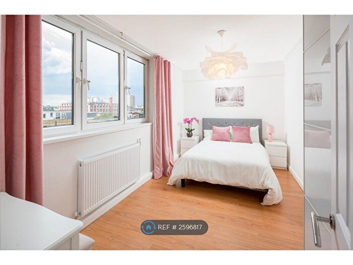 2 Bedroom Flat To Rent In Pleydell Estate, London, EC1V
