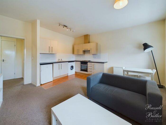 1 Bedroom Flat To Rent In Cobham Mews, West Street, Buckingham, MK18