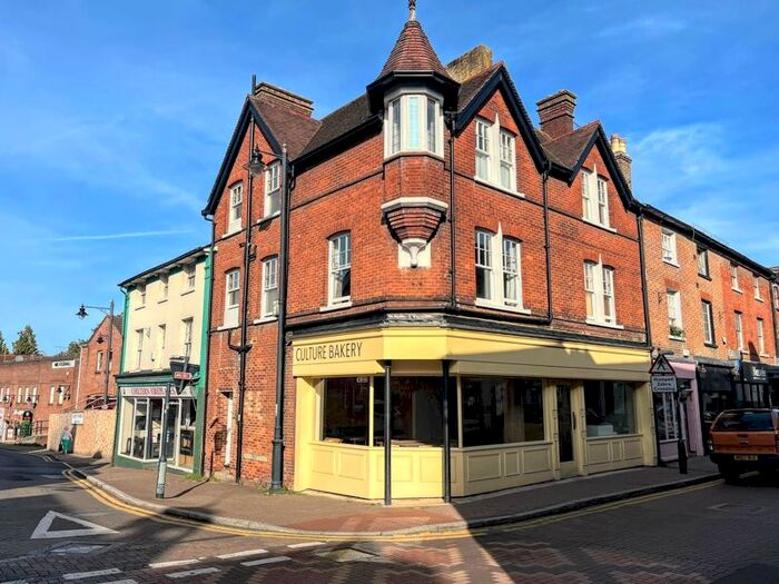 Studio To Rent In High Street, Tring, HP23