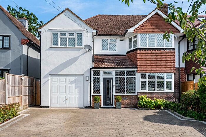 5 Bedroom Semi-Detached House For Sale In Moffats Lane, Brookmans Park, AL9