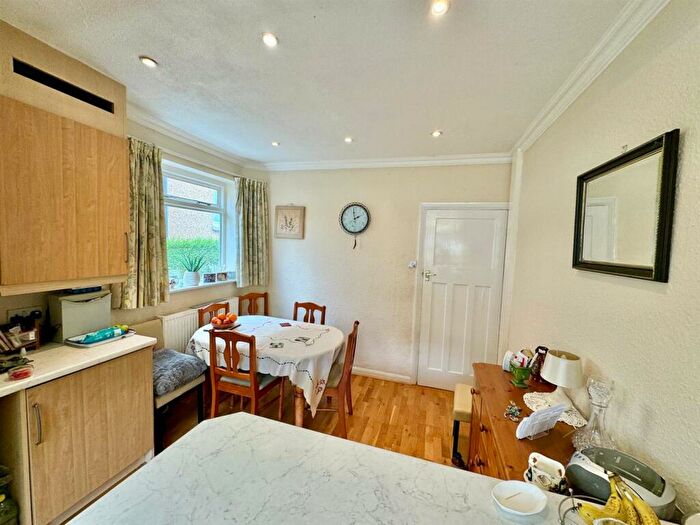 3 Bedroom Semi-Detached House For Sale In Vardre Avenue, Deganwy, LL31