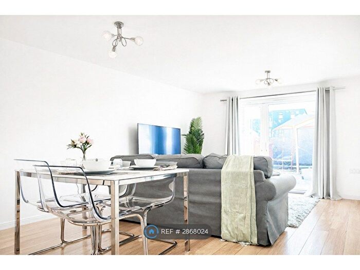 4 Bedroom Terraced House To Rent In Schoolfield Way, Grays, RM20