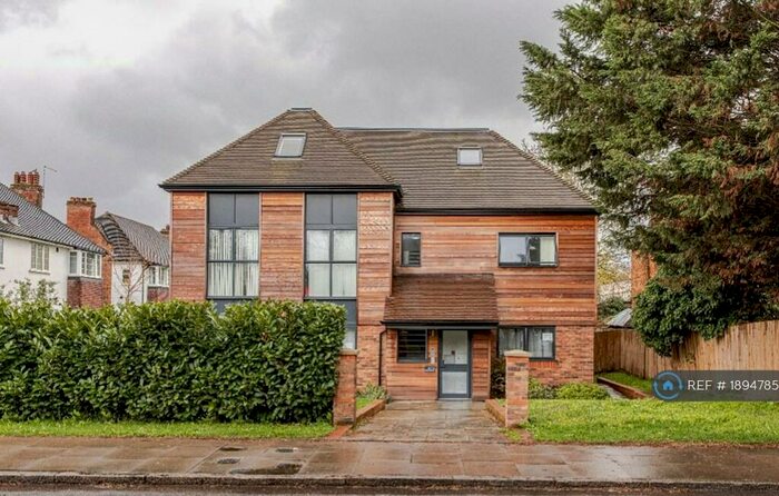 2 Bedroom Flat To Rent In Braeburn Court, London, N14