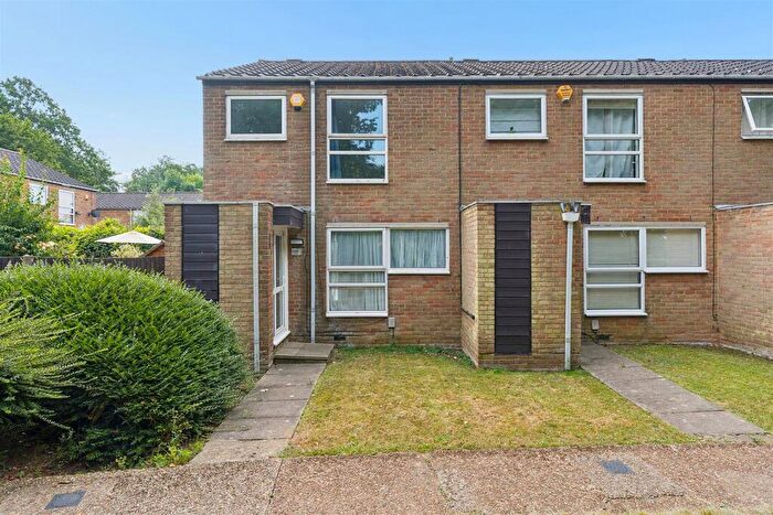 3 Bedroom End Of Terrace House For Sale In Ayelands, New Ash Green, DA3