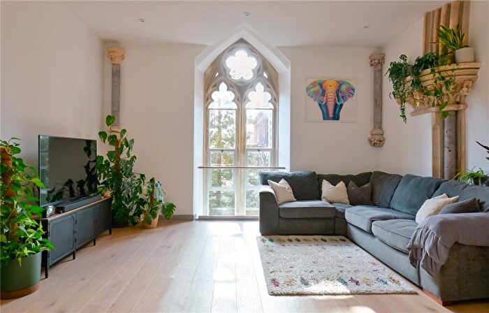 2 Bedroom Flat For Sale In Oakfield Road, Bristol, BS8