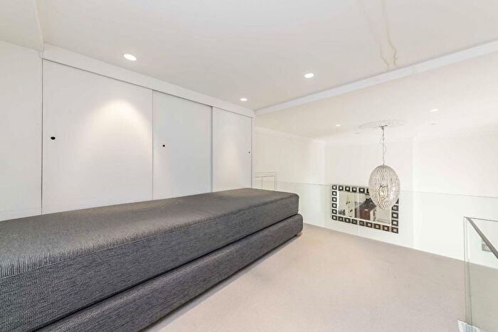 1 Bedroom Flat For Sale In Colville Gardens, London, W11