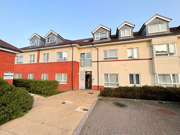2 Bedroom Flat To Rent In Wilkinson Drop, Oak Road South, Benfleet, SS7