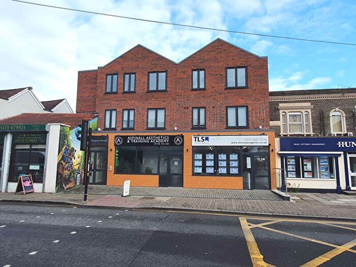 2 Bedroom Penthouse To Rent In Two Mile Hill Road, Kingswood, Bristol, BS15