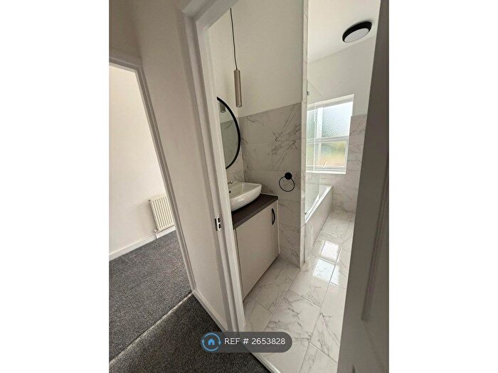 2 Bedroom Terraced House To Rent In Victoria Crescent, Burton-On-Trent, DE14