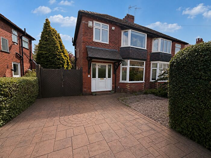 3 Bedroom Semi-Detached House To Rent In Roslyn Road, Stockport, Cheshire, SK3