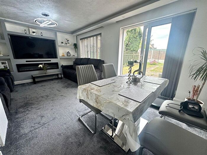 3 Bedroom Property To Rent In Hatfield House Court, Sheffield, S5