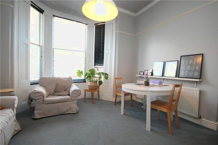 1 Bedroom Flat To Rent In Askew Road, London, W12