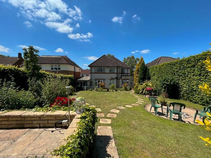 4 Bedroom Detached House To Rent In The Dene, Sutton, Surrey, SM2