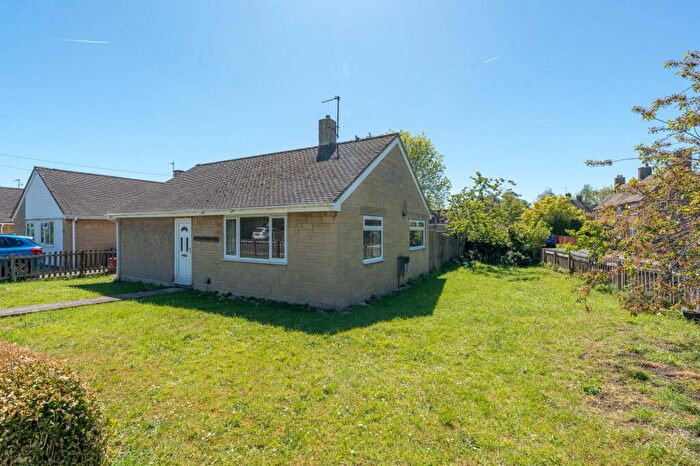 2 Bedroom Detached Bungalow For Sale In St. Nicholas Road, Tackley, OX5