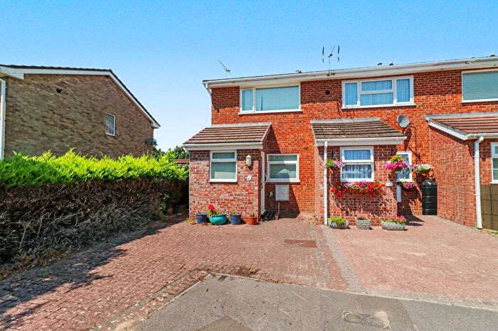 2 Bedroom Semi-Detached House For Sale In New Road, Eastleigh, SO50