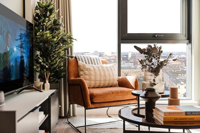 2 Bedroom Apartment To Rent In Holland Street, Glasgow, G2