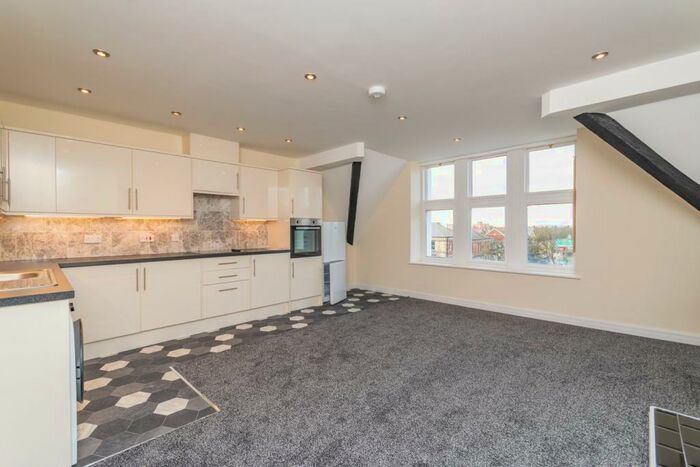 2 Bedroom Apartment To Rent In Back St Annes Road West, Lytham St Annes, FY8