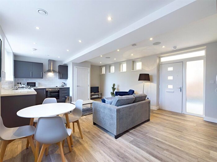 1 Bedroom Apartment To Rent In Guildhall Apartments, Old Guildhall Yard, Doncaster, DN1