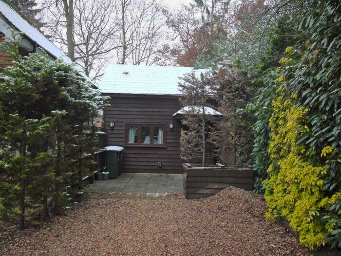 1 Bedroom Detached House To Rent In Pinewood Close, Northwood, HA6