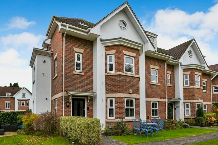 2 Bedroom Flat To Rent In Wiltshire Road, Wokingham, RG40