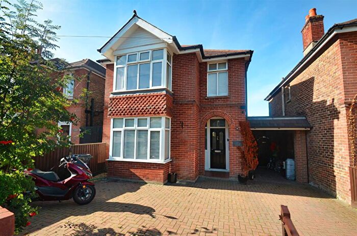 3 Bedroom Detached House For Sale In Ryde, PO33