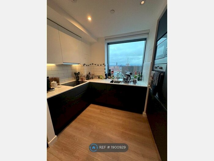 2 Bedroom Flat To Rent In Symphony Park, Manchester, M1