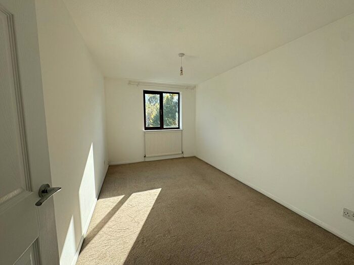 1 Bedroom Flat To Rent In St. Pauls Court, Reading, RG1