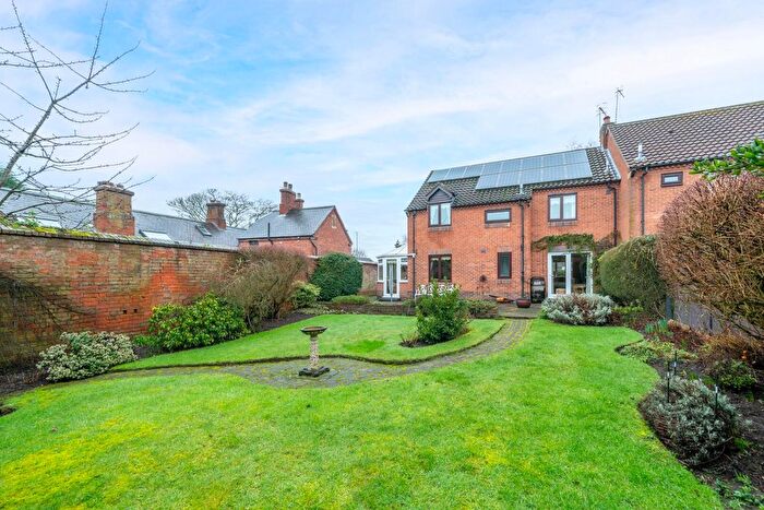 4 Bedroom End Terrace House For Sale In Bramcote Lane, Bramcote, Nottingham, NG8