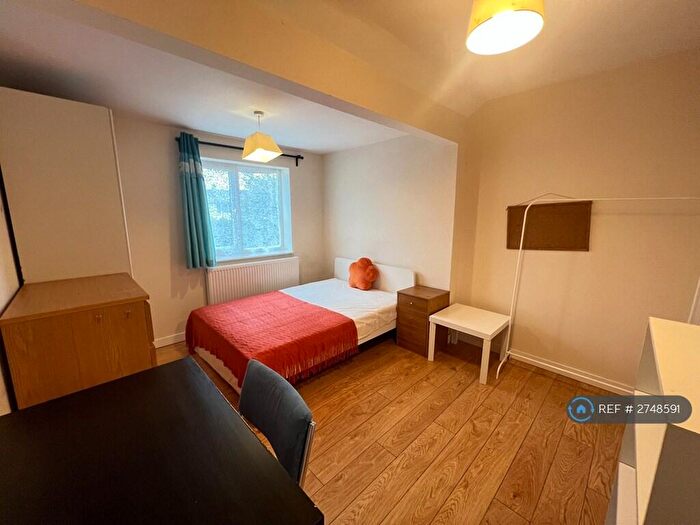 6 Bedroom Detached House To Rent In Charter Avenue, Coventry, CV4