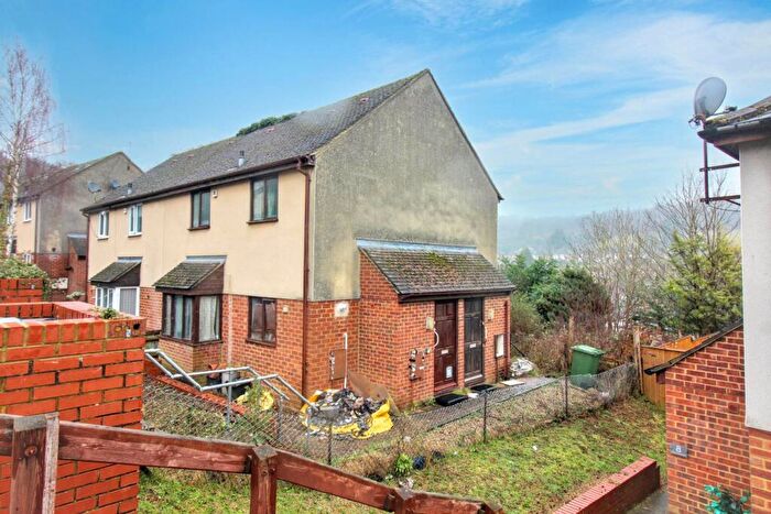 1 Bedroom Cluster House For Sale In Tilling Crescent, High Wycombe, HP13