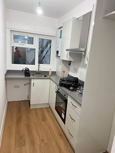 Studio To Rent In Ivanhoe Road, Hounslow, TW4