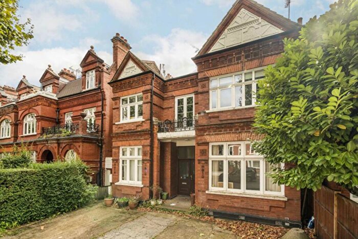 2 Bedroom Flat For Sale In Brondesbury Road, Queen's Park, NW6
