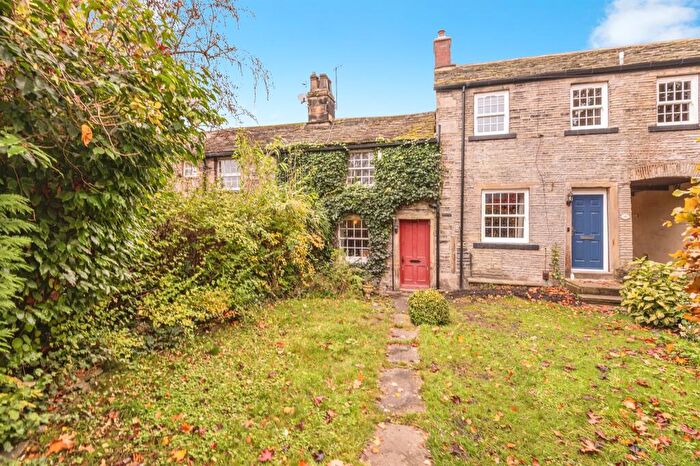 2 Bedroom Cottage For Sale In Lascelles Hall Road, Huddersfield, HD5
