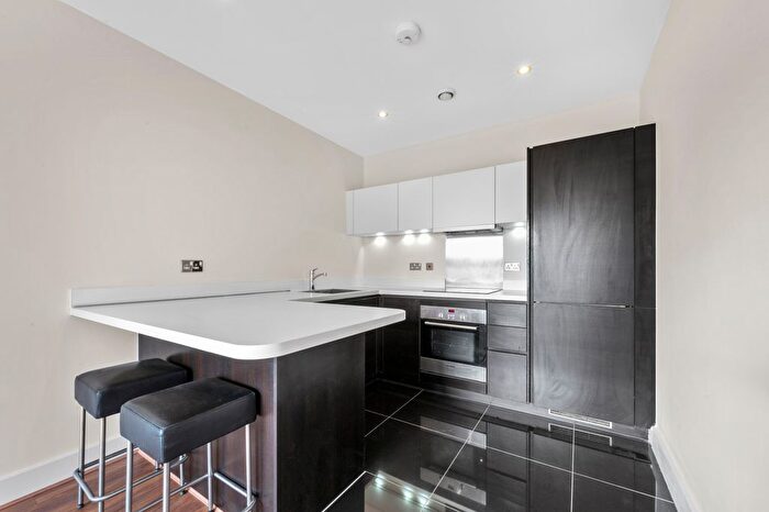 2 Bedroom Flat To Rent In Coombe Lane, Raynes Park, SW20