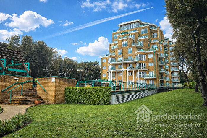 2 Bedroom Flat For Sale In Manor Road, Bournemouth, Dorset, BH1