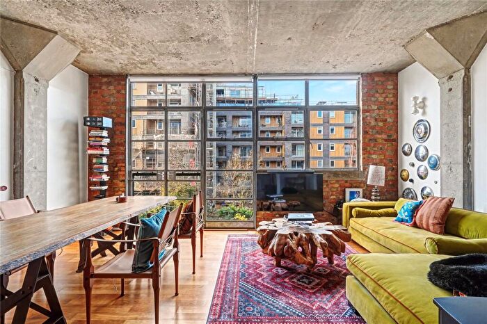 2 Bedroom Apartment For Sale In Wenlock Road, London, N1