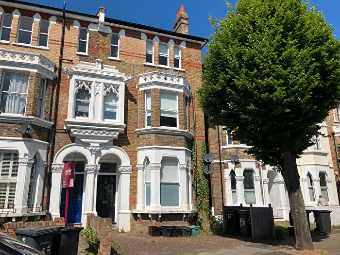 2 Bedroom Flat To Rent In Newlands Park, (), London, SE26