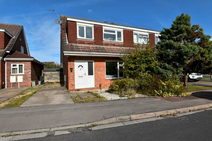 3 Bedroom Semi-Detached House To Rent In Edgewood Close, Longwell Green, Bristol, BS30