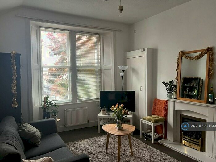 1 Bedroom Flat To Rent In Springwell Place, Edinburgh, EH11