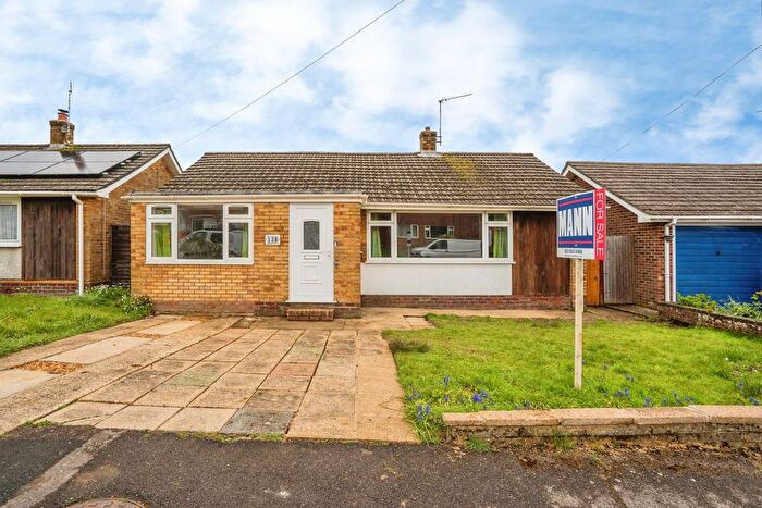 4 Bedroom Bungalow For Sale In Hazleton Way, Waterlooville, Hampshire, PO8
