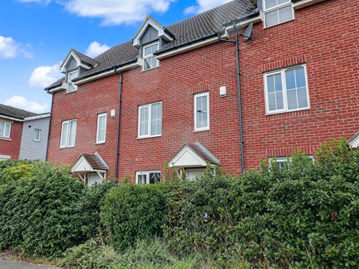 3 Bedroom Town House For Sale In Sir Alfred Munnings Road, Costessey, Norwich, NR8
