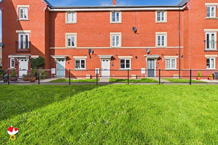 3 Bedroom Terraced House For Sale In Gainsborough Walk, Walton Cardiff, GL20