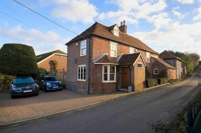 4 Bedroom Detached House For Sale In Rapsons, The Street, Doddington, ME9