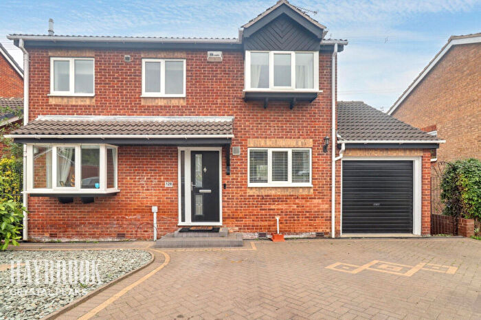 4 Bedroom Detached House For Sale In Meadow Gate Avenue, Sheffield, S20