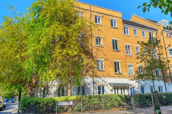2 Bedroom Flat To Rent In Chandler Way London, SE15