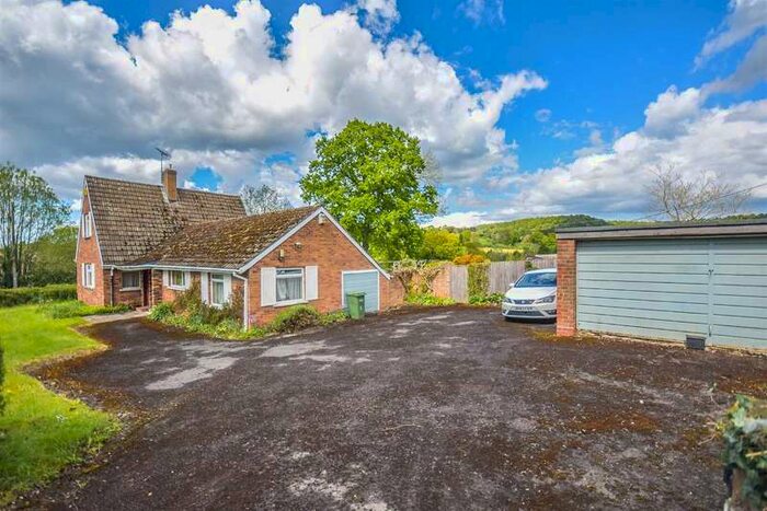 4 Bedroom Detached House For Sale In Frog Lane, North Nibley, GL11